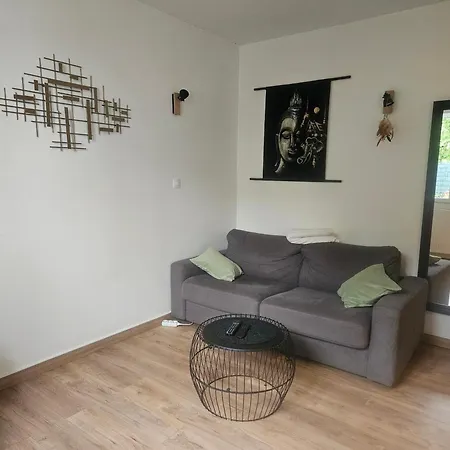 Apartamento T2 Avec Cour *