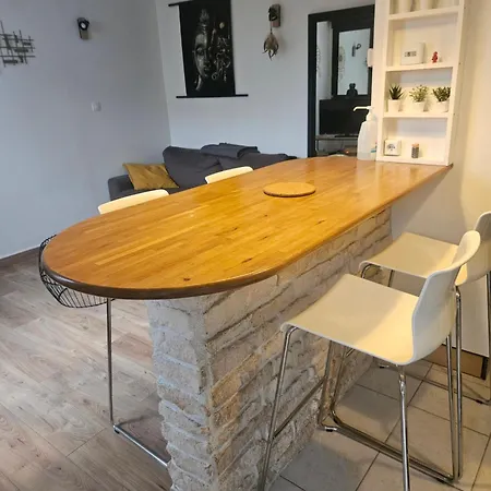 T2 Avec Cour * Tours