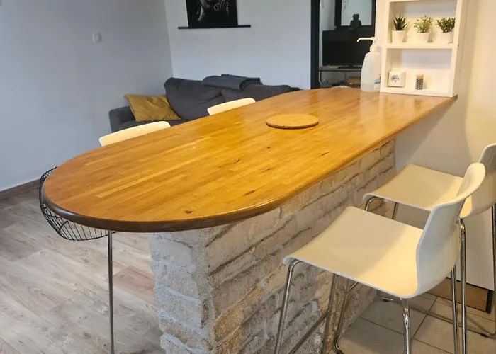 T2 Avec Cour * Tours